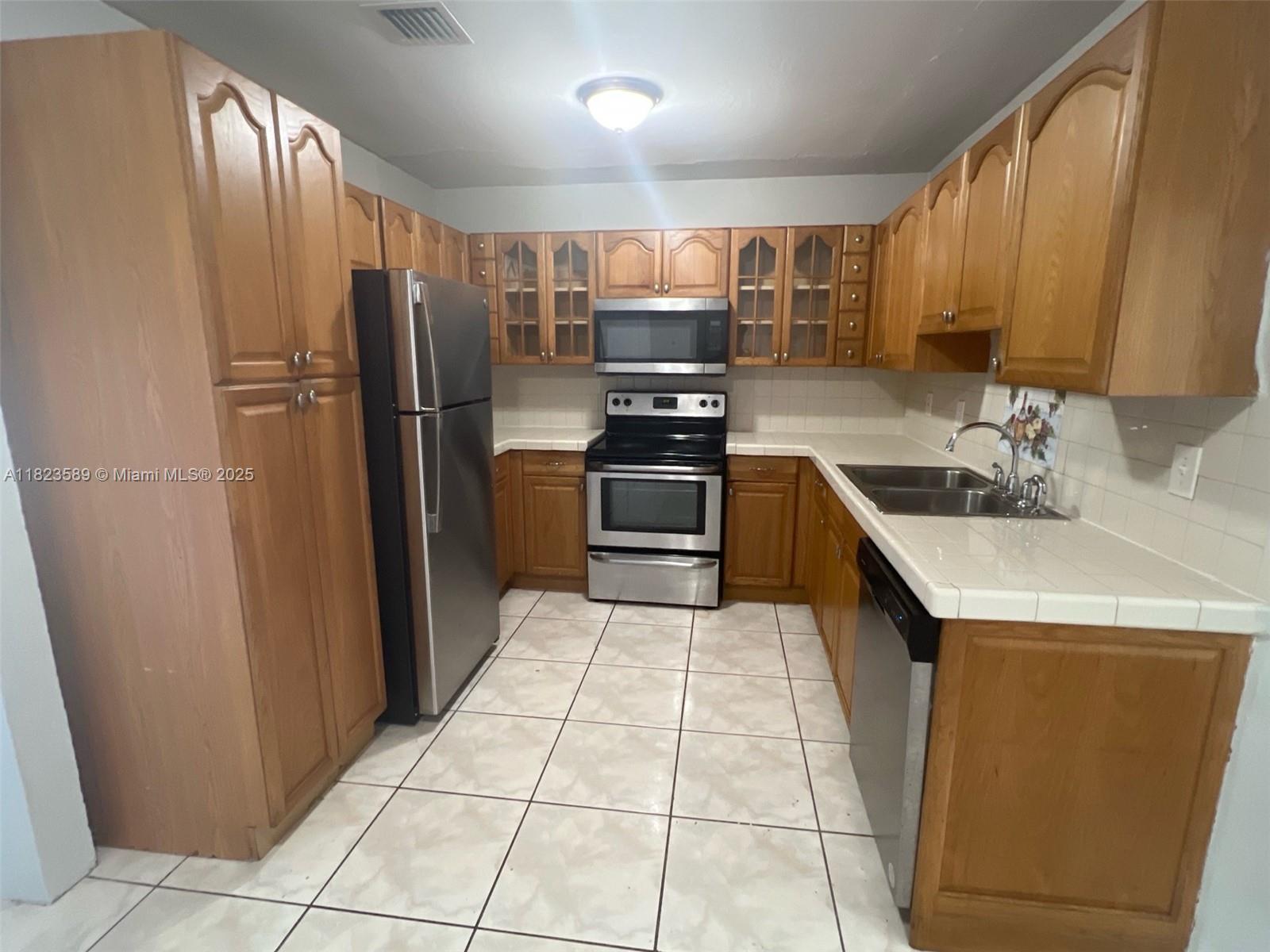 ACADEMY AWARD SEC 4 - Residential
