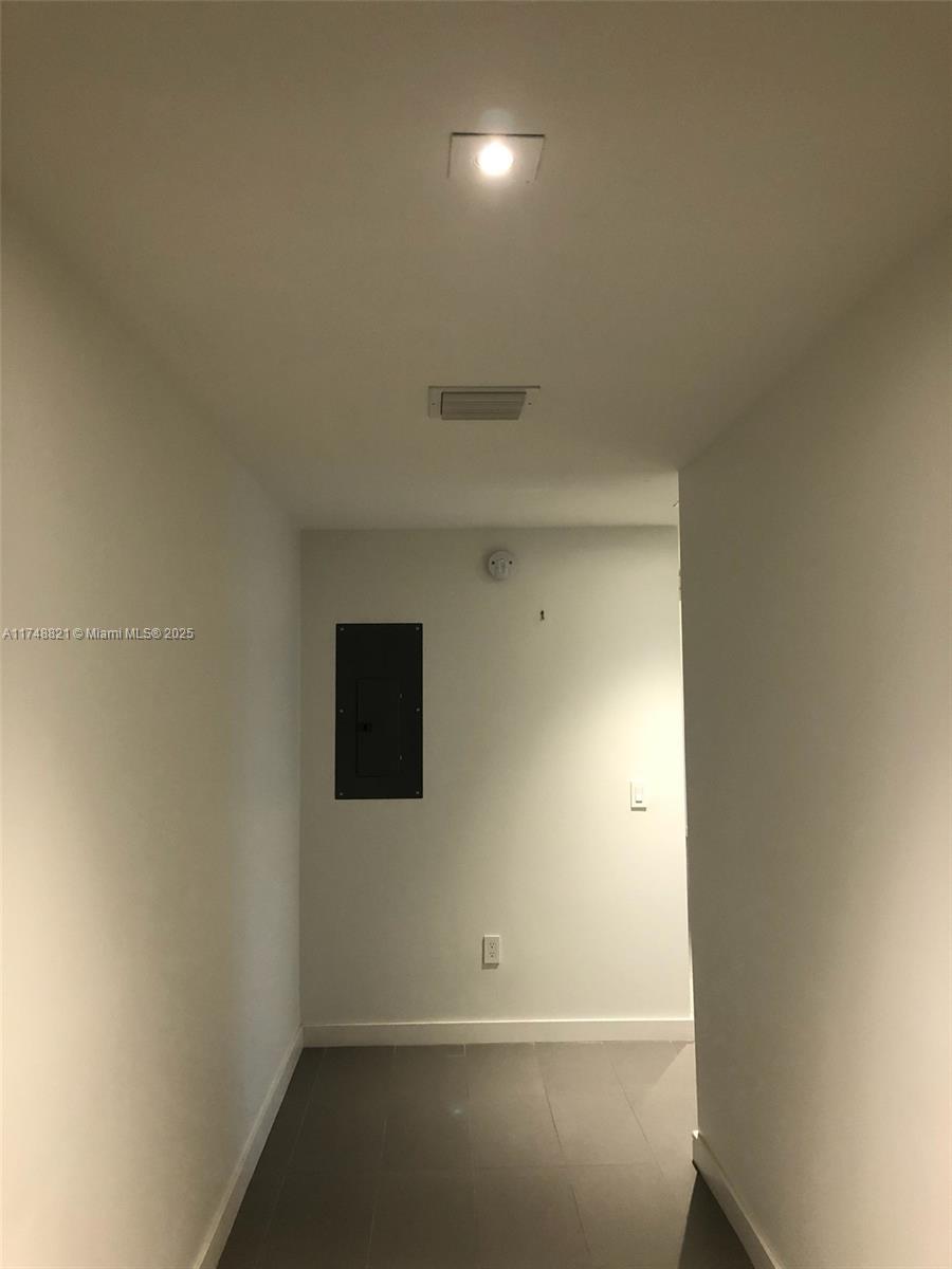 CANVAS CONDO - Residential Lease