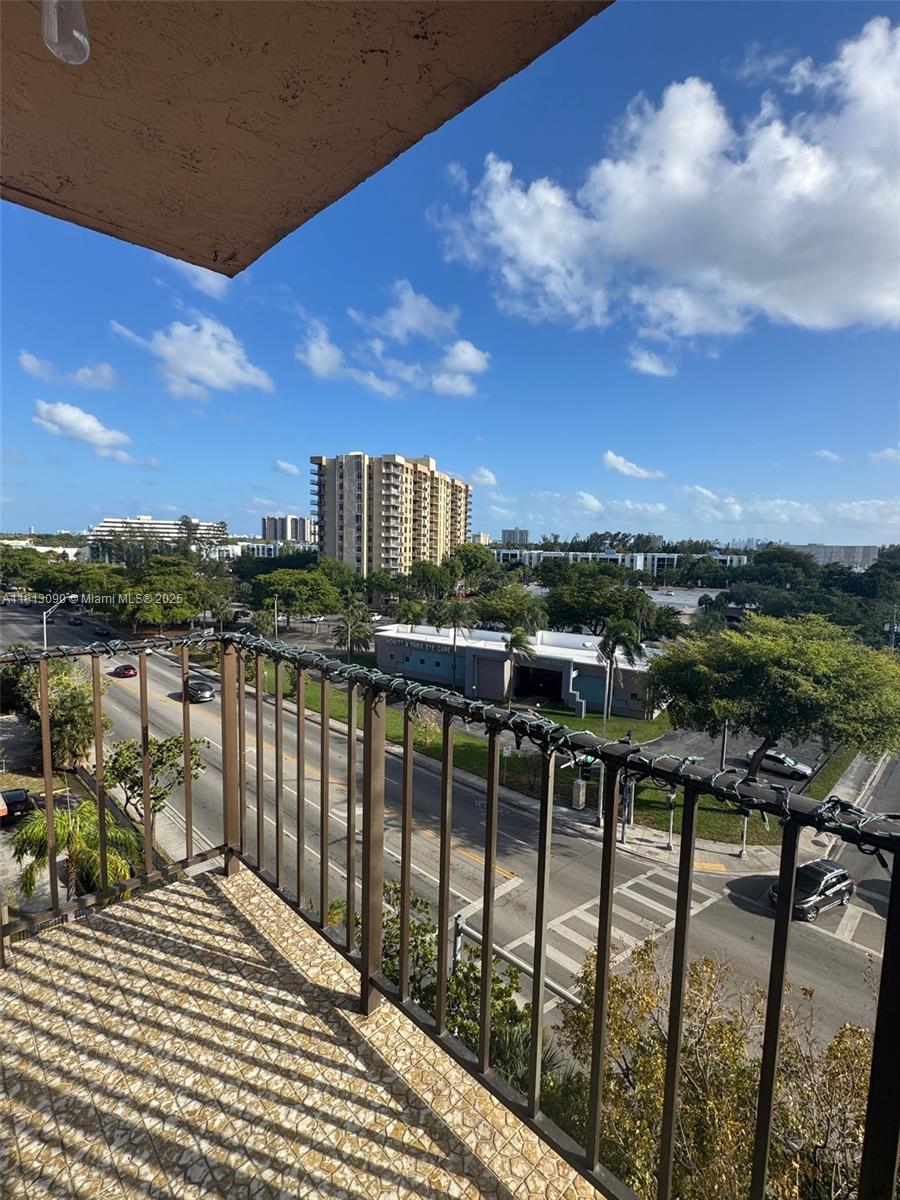 THREE HORIZONS SOUTH COND - Residential Lease