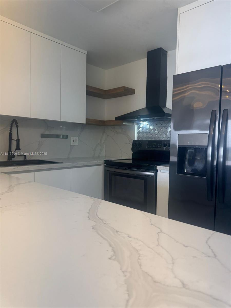 THREE HORIZONS SOUTH COND - Residential Lease