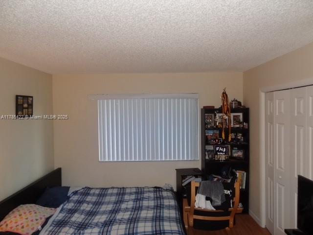 RACQUET CLUB APTS AT BONA - Residential