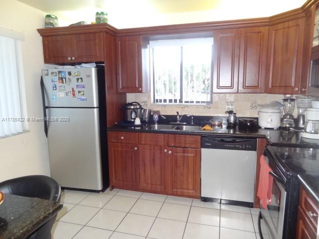 RACQUET CLUB APTS AT BONA - Residential