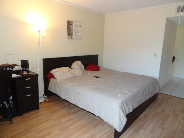 RACQUET CLUB APTS AT BONA - Residential