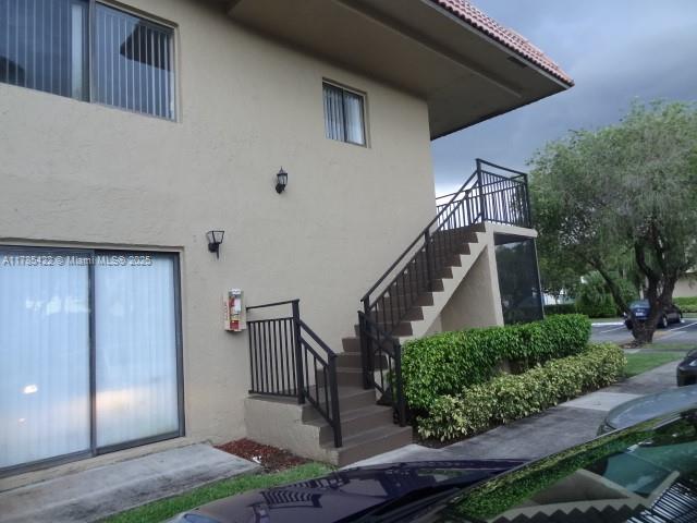 search properties 3 342 Lakeview Dr 105