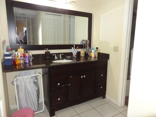 RACQUET CLUB APTS AT BONA - Residential