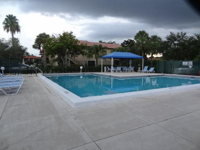 RACQUET CLUB APTS AT BONA - Residential