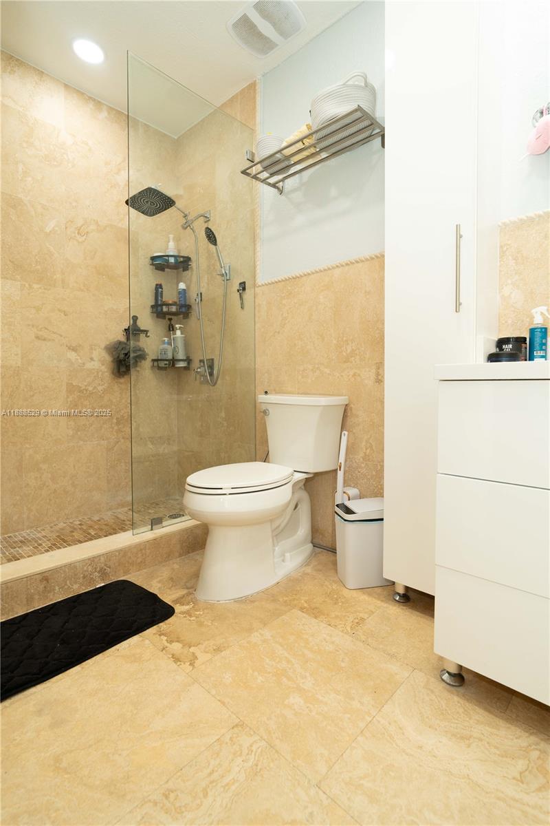 LOS PORTALES PHASE II CON - Residential