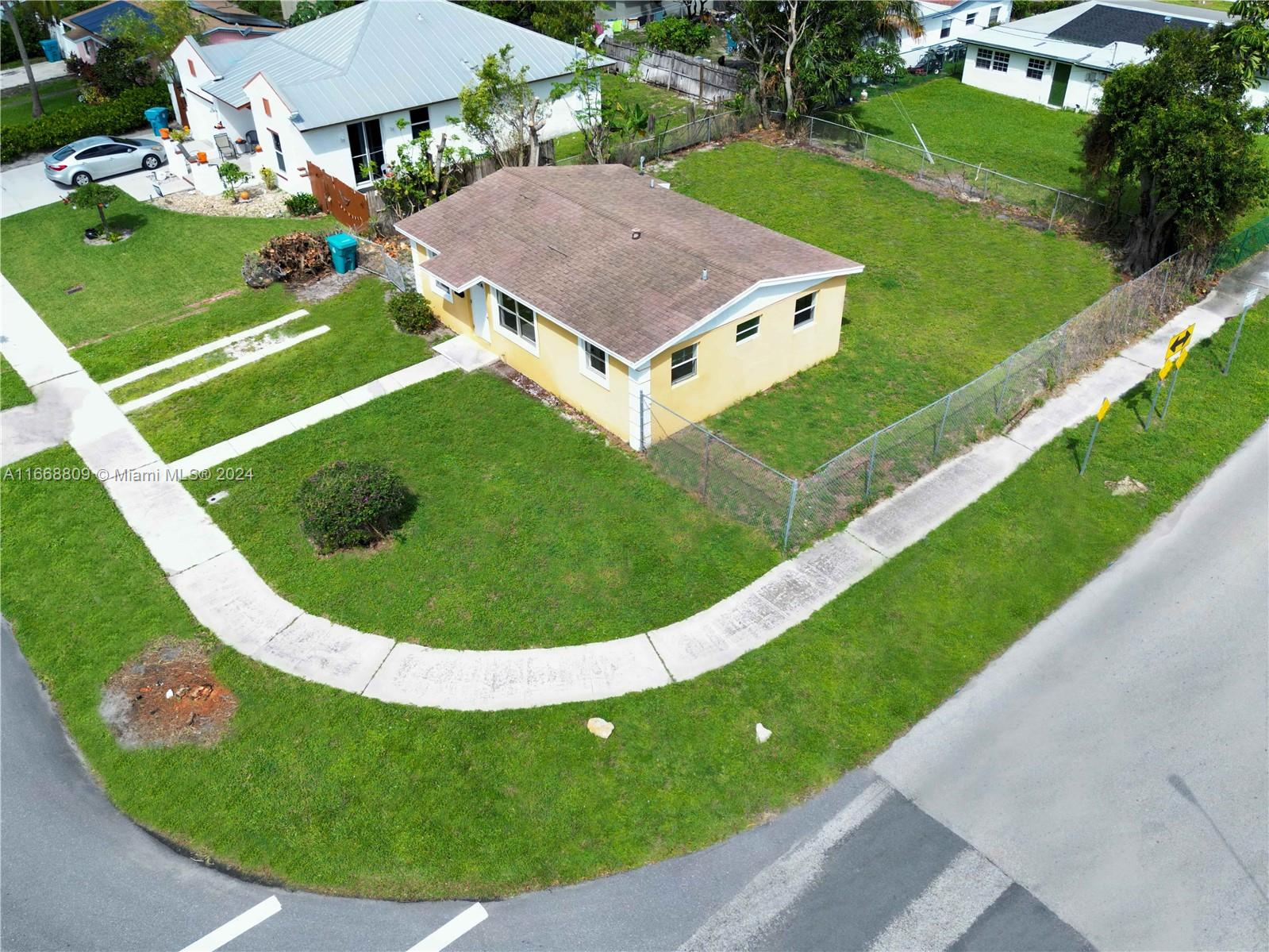 POINCIANA HEIGHTS - Residential