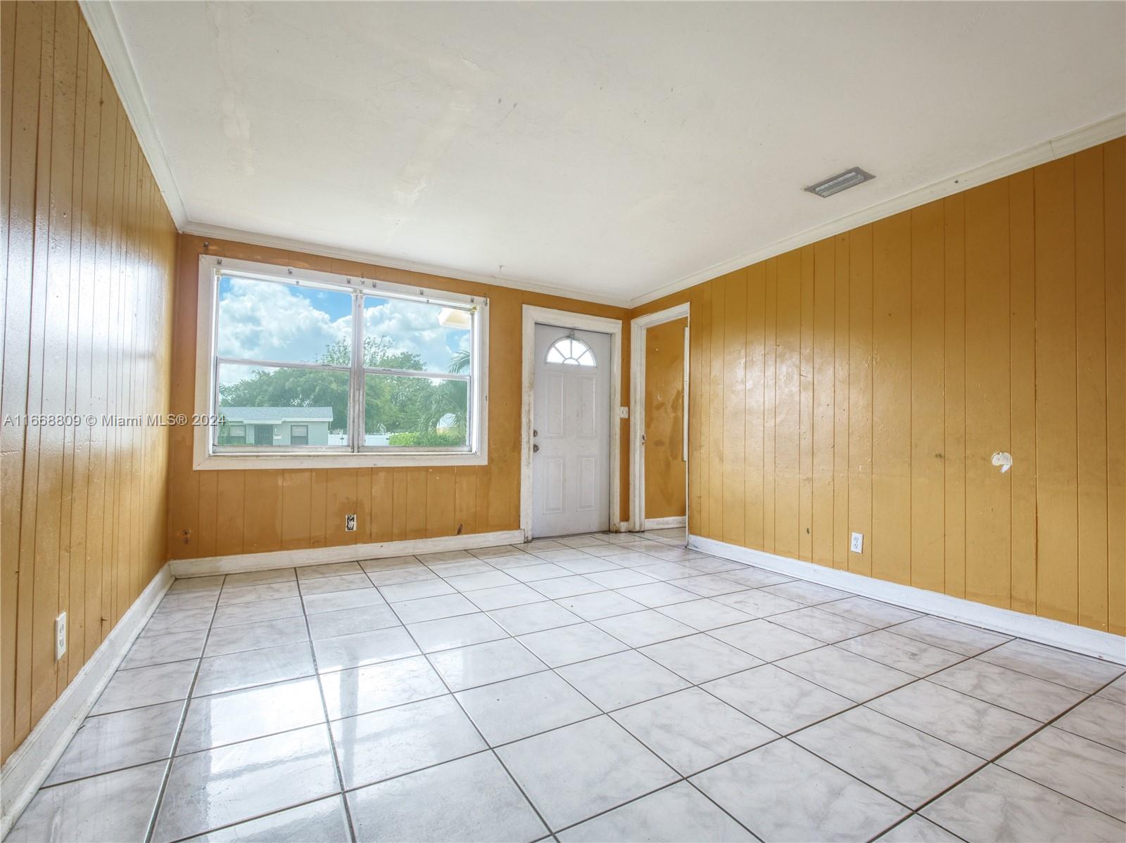 POINCIANA HEIGHTS - Residential