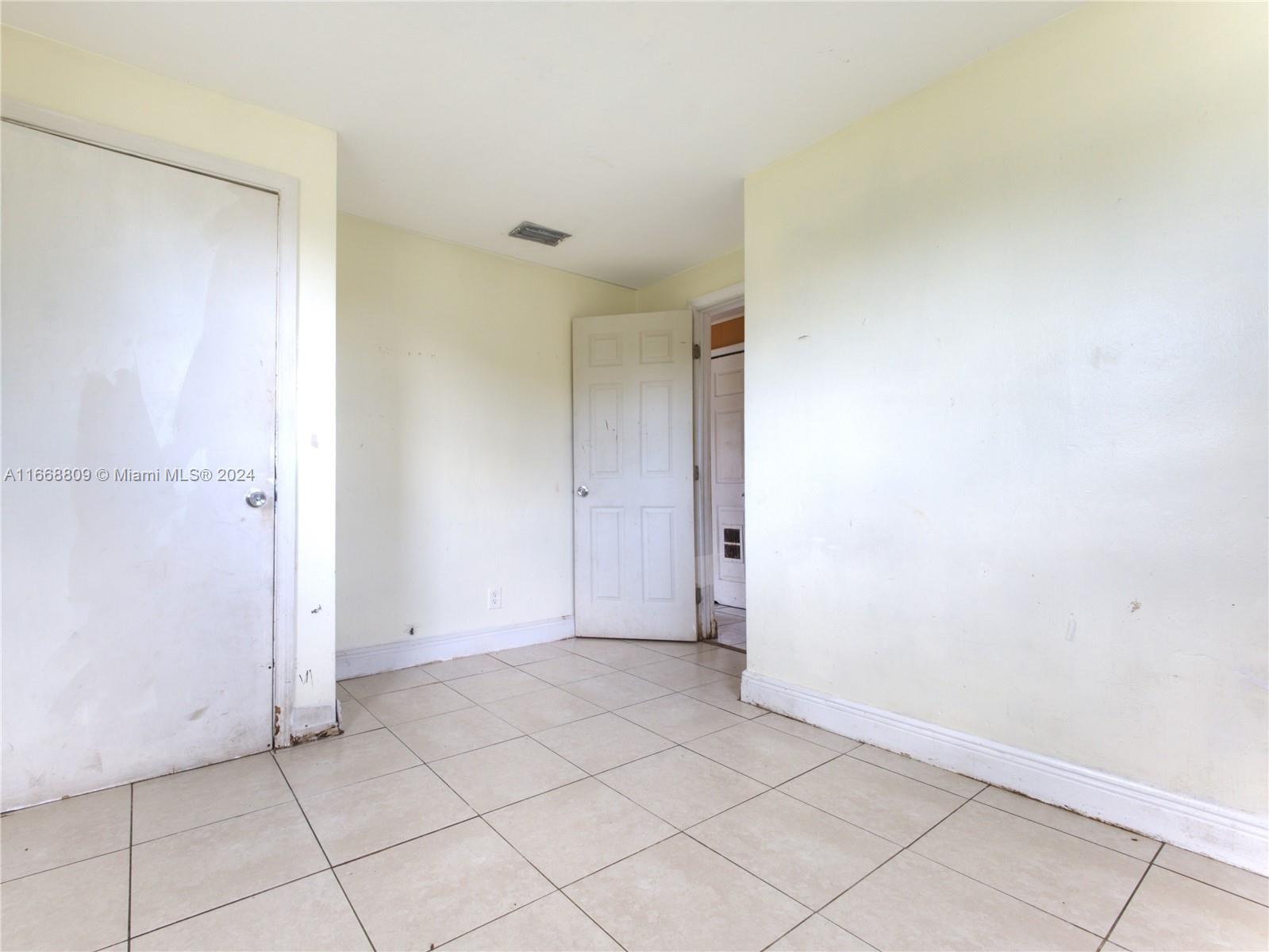 POINCIANA HEIGHTS - Residential