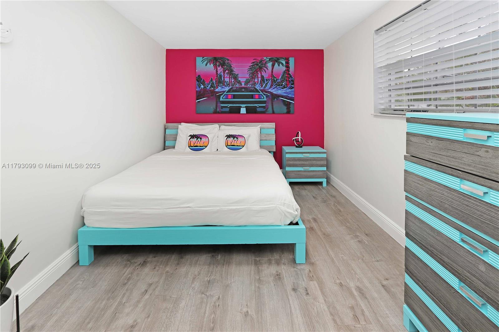 HOLLYWOOD 1-21 B LOT 7 BLK - Residential