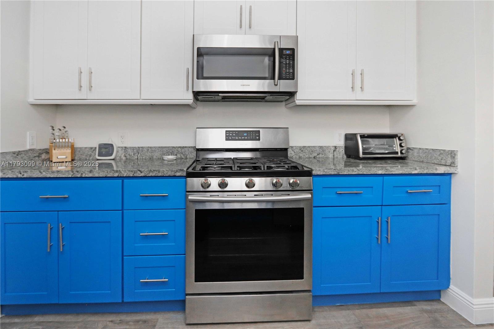 HOLLYWOOD 1-21 B LOT 7 BLK - Residential