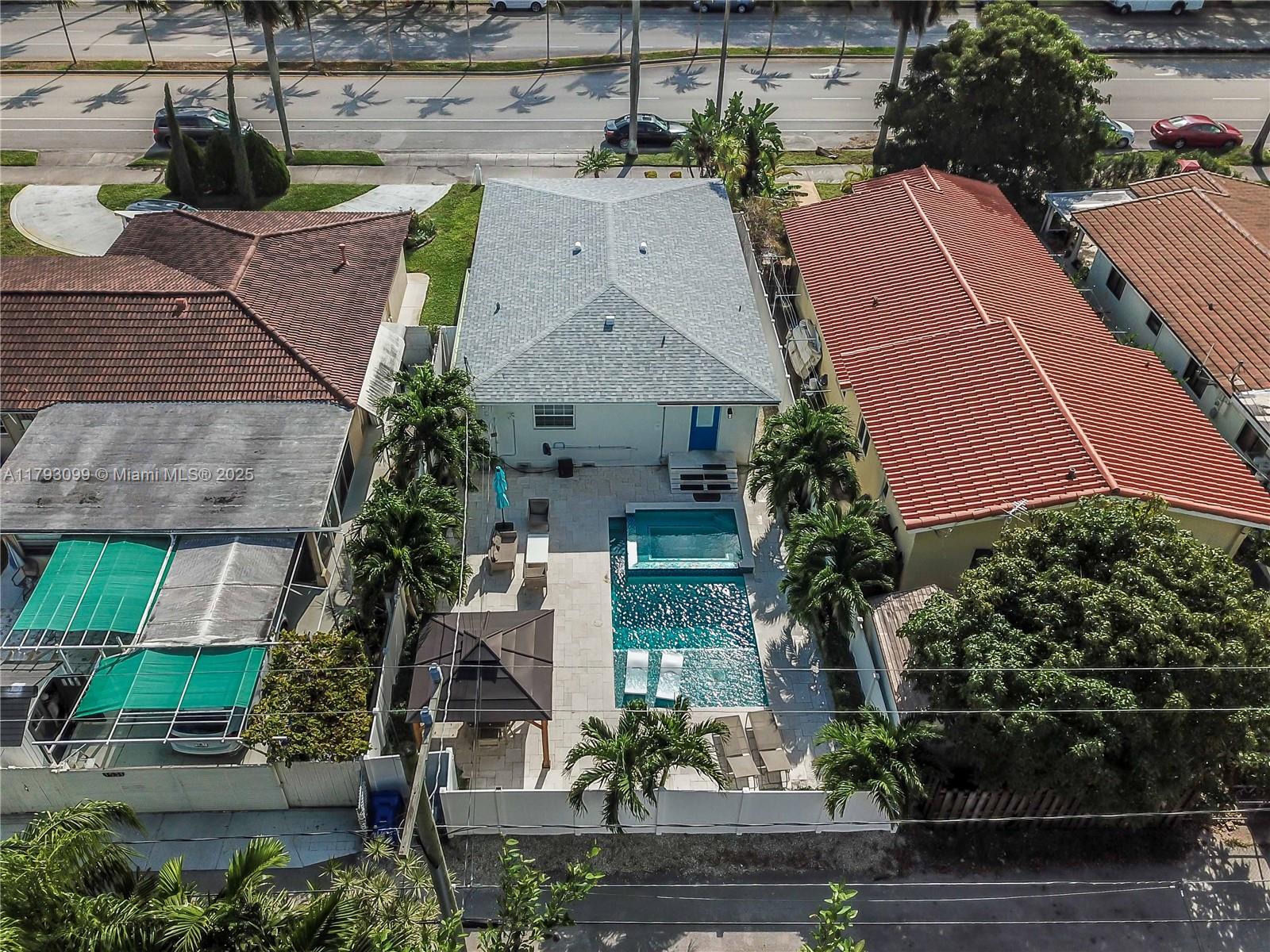 HOLLYWOOD 1-21 B LOT 7 BLK - Residential