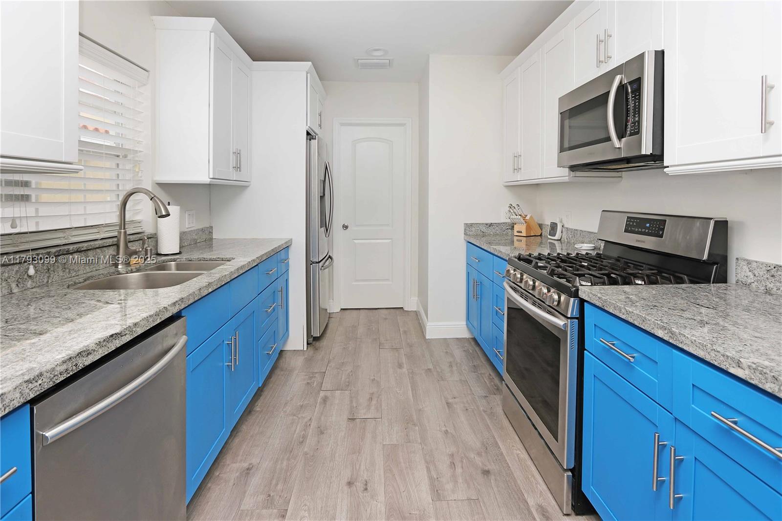 HOLLYWOOD 1-21 B LOT 7 BLK - Residential