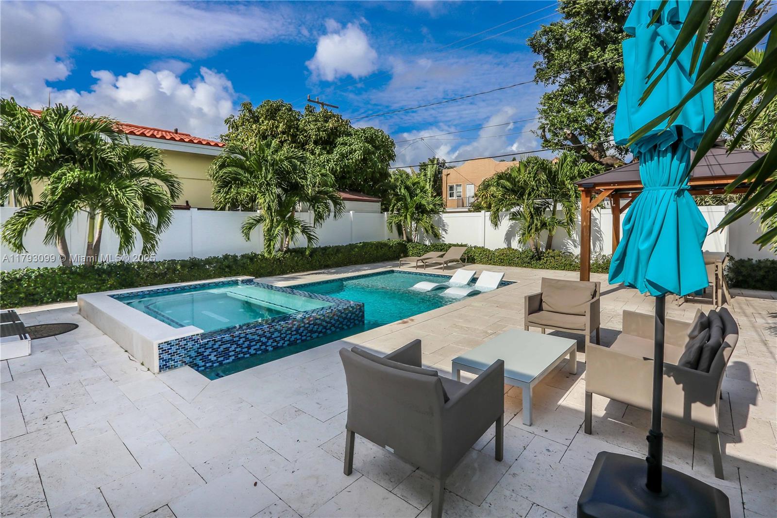 HOLLYWOOD 1-21 B LOT 7 BLK - Residential