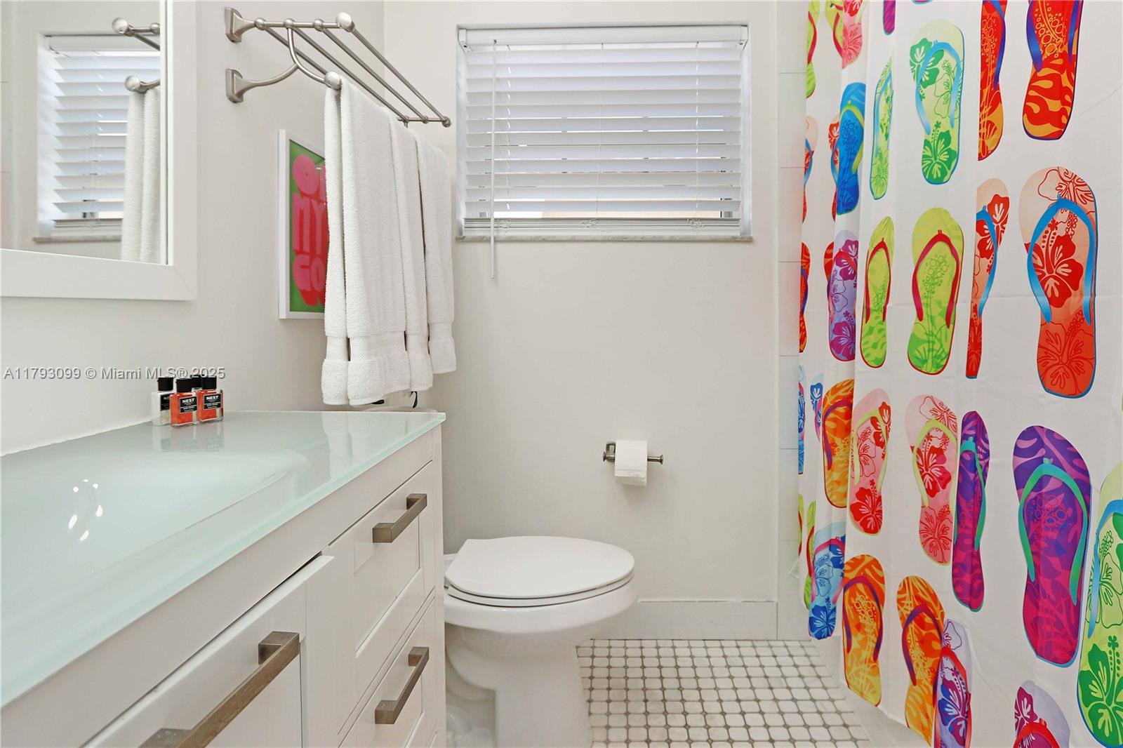 HOLLYWOOD 1-21 B LOT 7 BLK - Residential