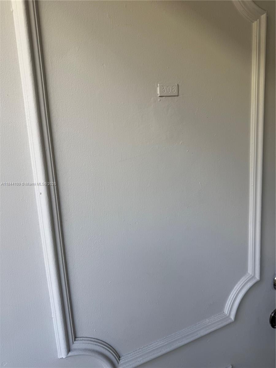 RECENTLY REMODELED COMPLETELY APARTMENT IN HEART OF NORTH MIAMI IN CAPRI GARDENS CONDOMINIUM NEAR SCHOOLS, SHOPS, BUSINESSES AND MORE. NEW KITCHEN, FRESHLY PAINTED, NEW APPLIANCES AND MORE. COME SEE TODAY.