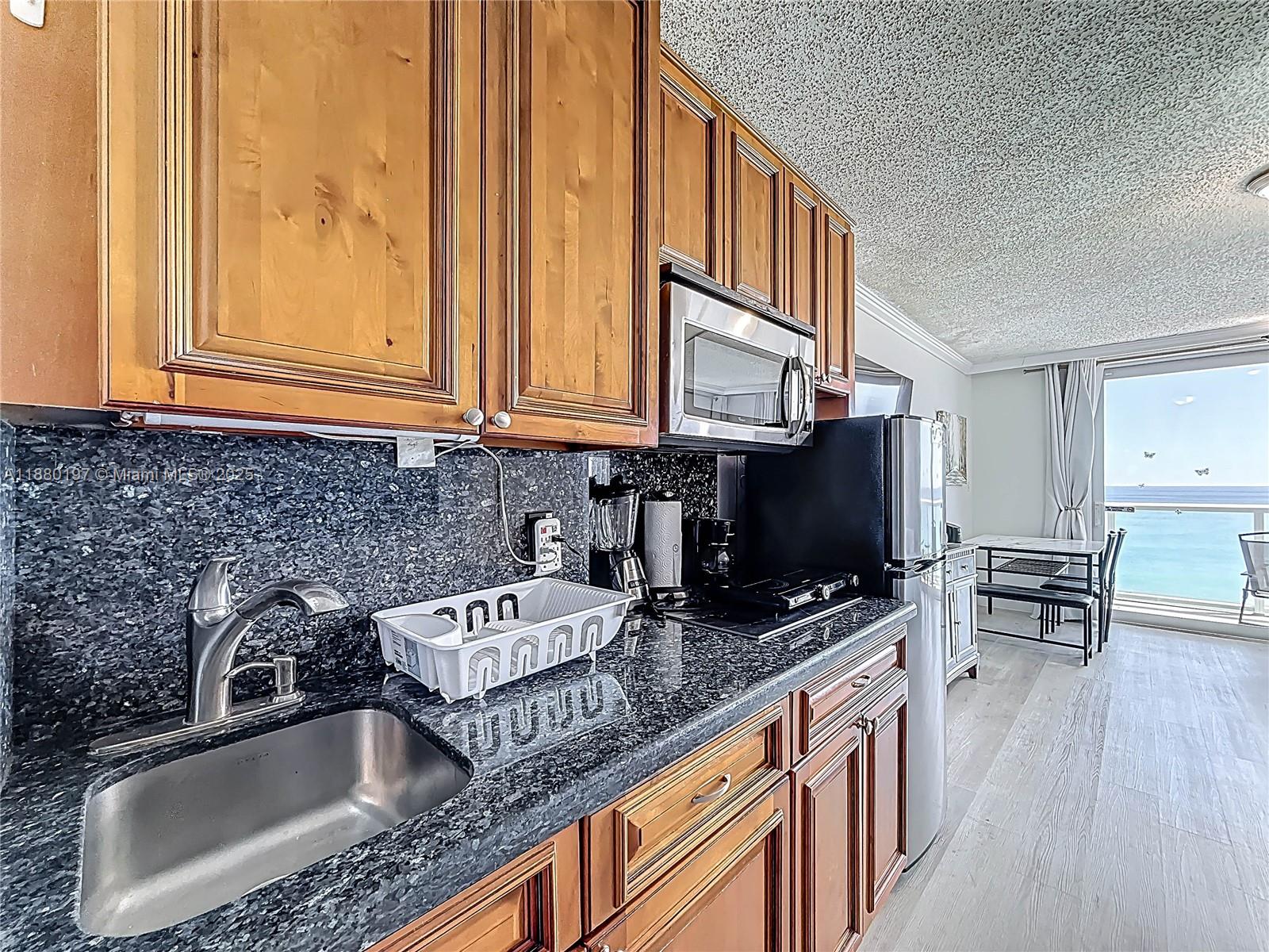 THE AVENTURA BEACH CLUB C - Residential