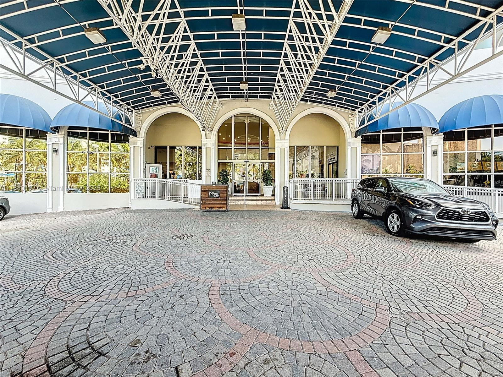 THE AVENTURA BEACH CLUB C - Residential