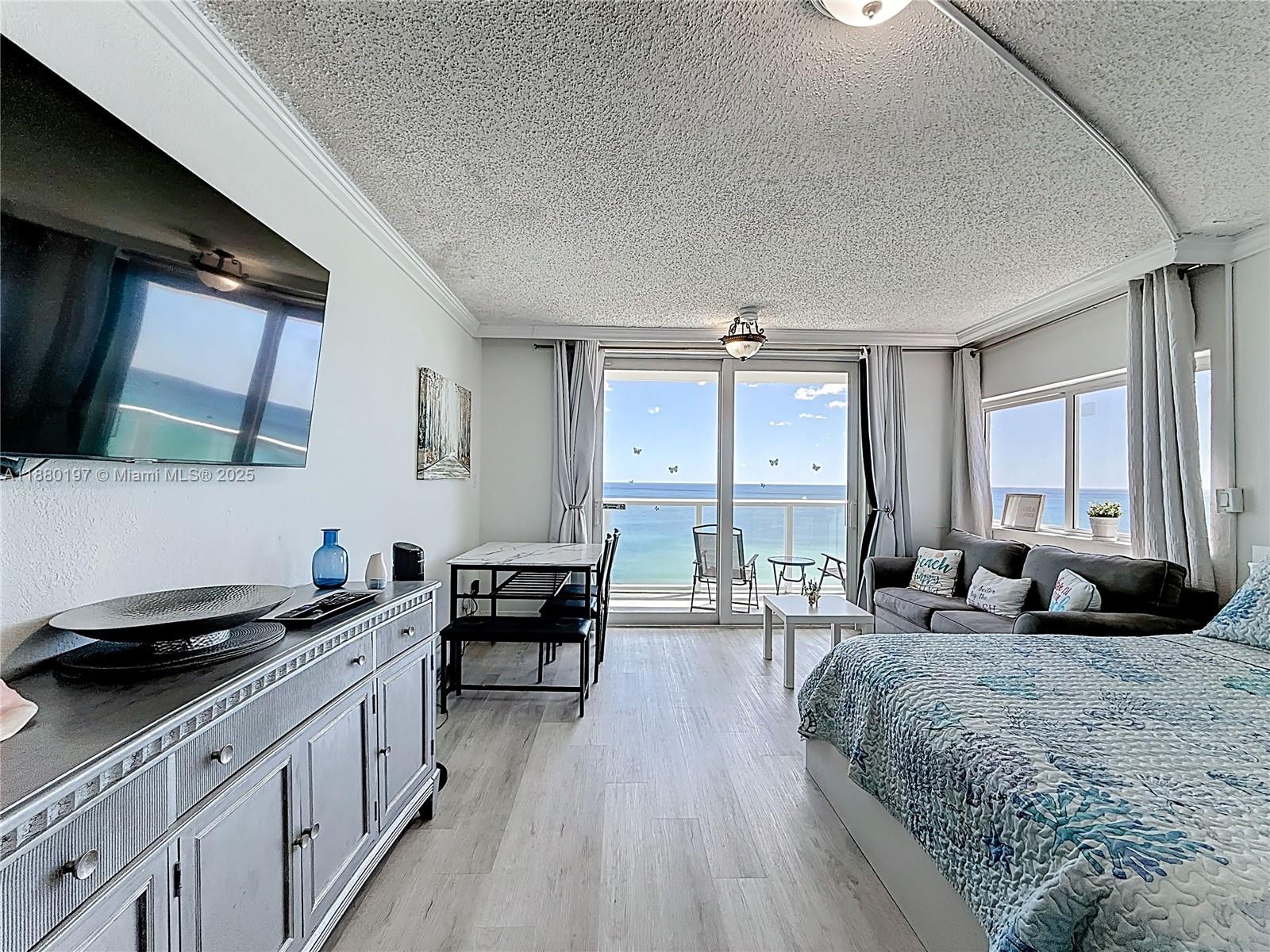 THE AVENTURA BEACH CLUB C - Residential