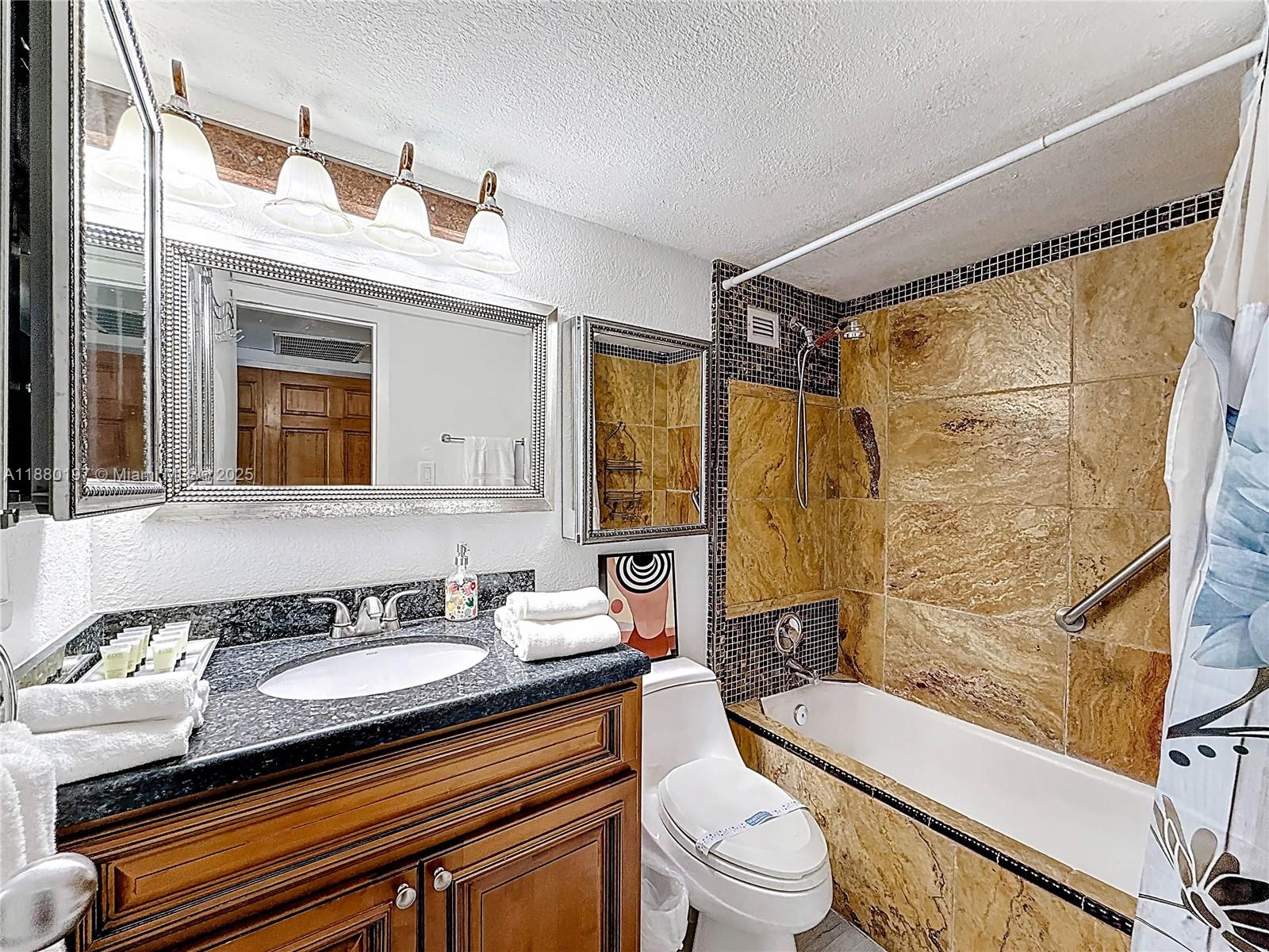 THE AVENTURA BEACH CLUB C - Residential