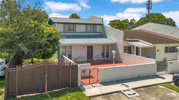 19599 NW 55TH CIRCLE PL, MIAMI GARDENS, FL 33055 - Image ff683ef2afbf2247d4303b9c1748bfaf/3395140707