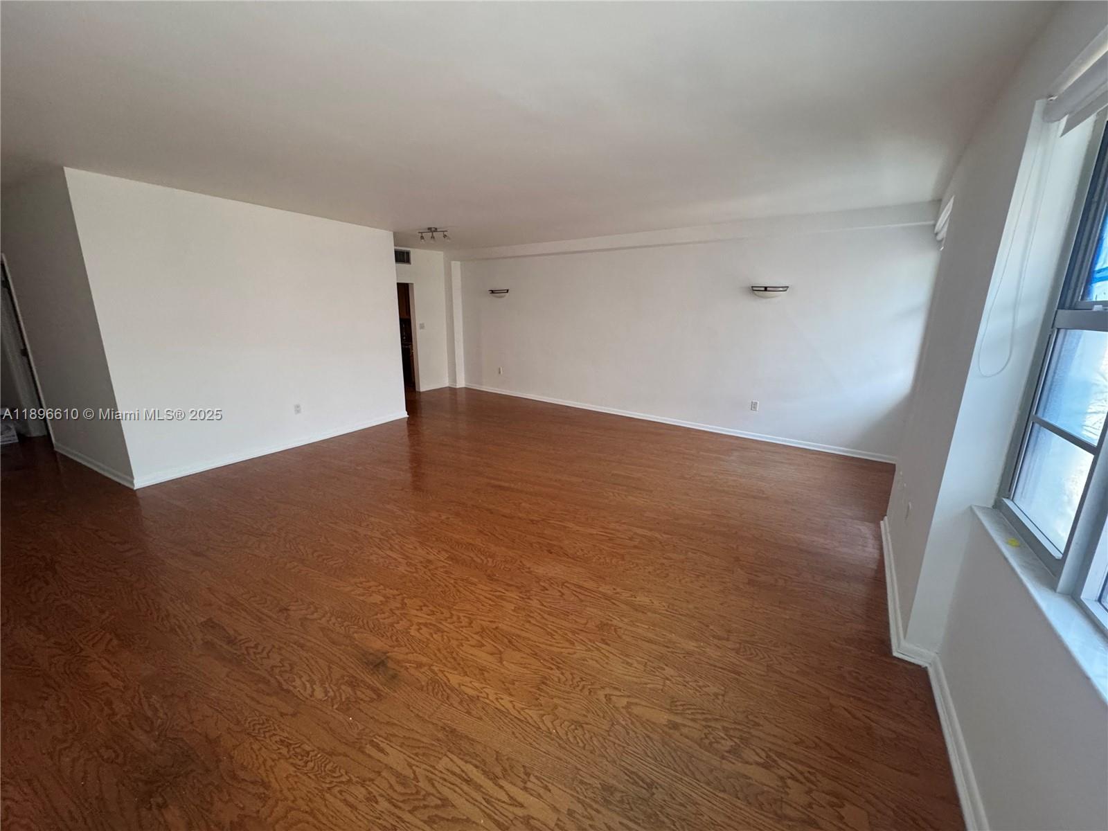 IMPERIAL HOUSE CONDO - Residential