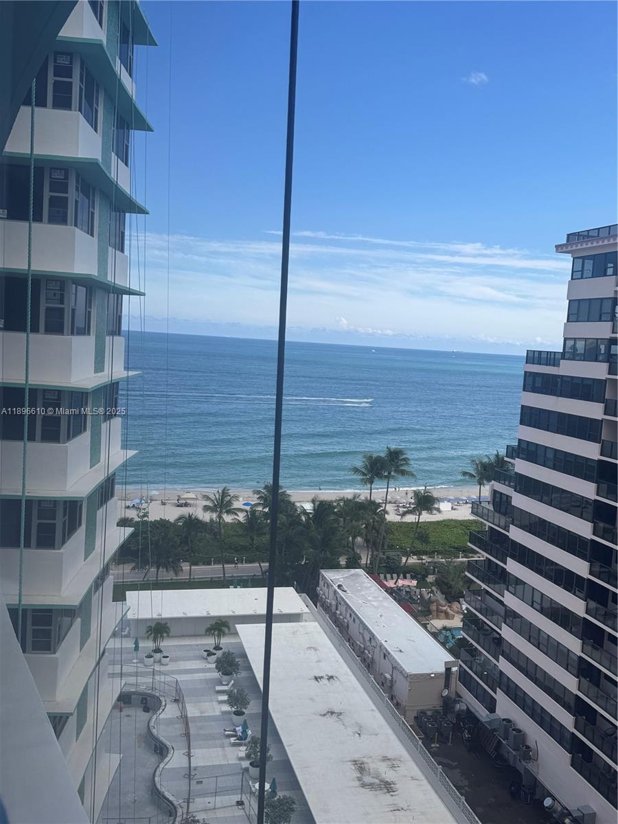 IMPERIAL HOUSE CONDO - Residential