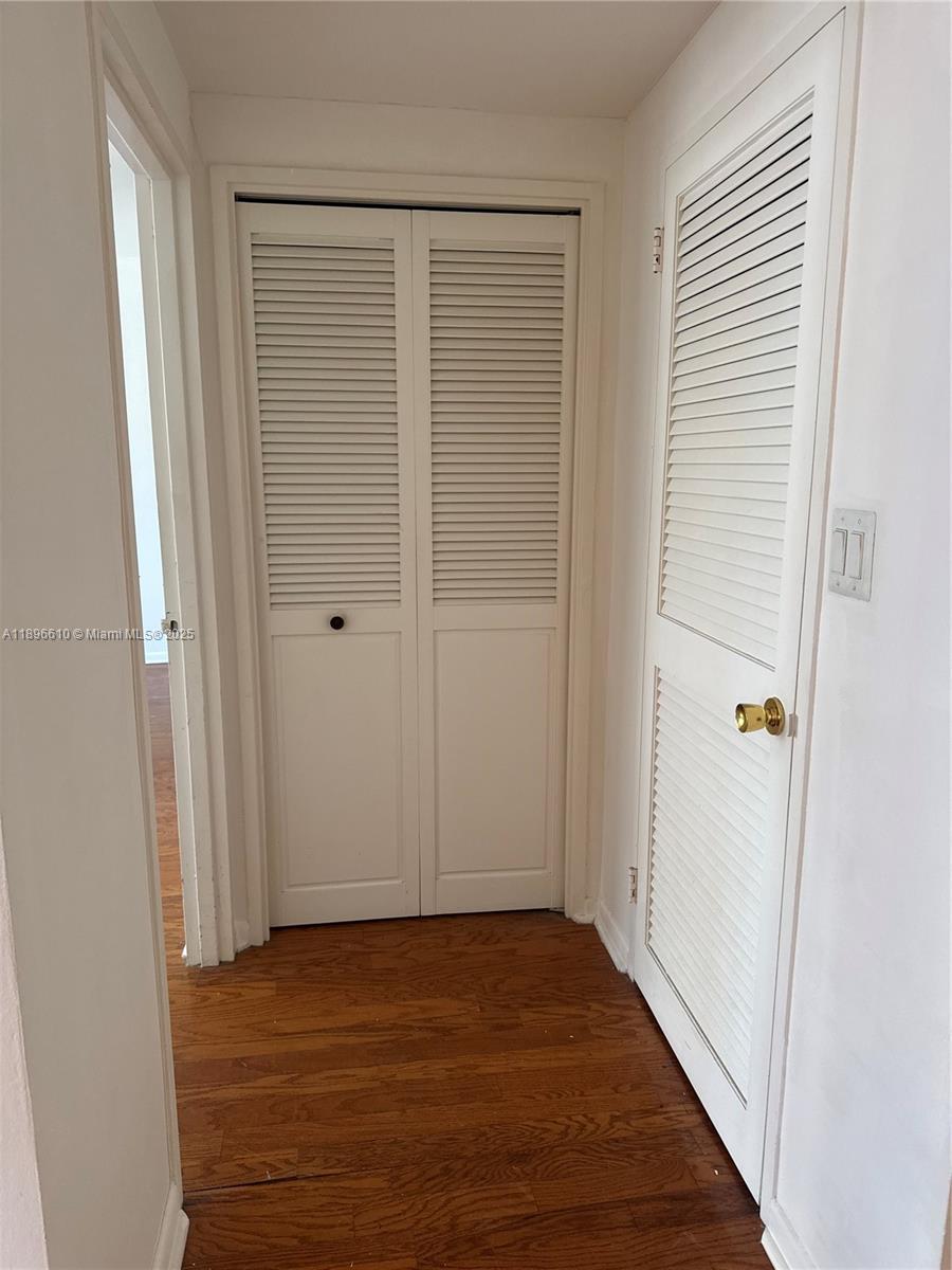 IMPERIAL HOUSE CONDO - Residential