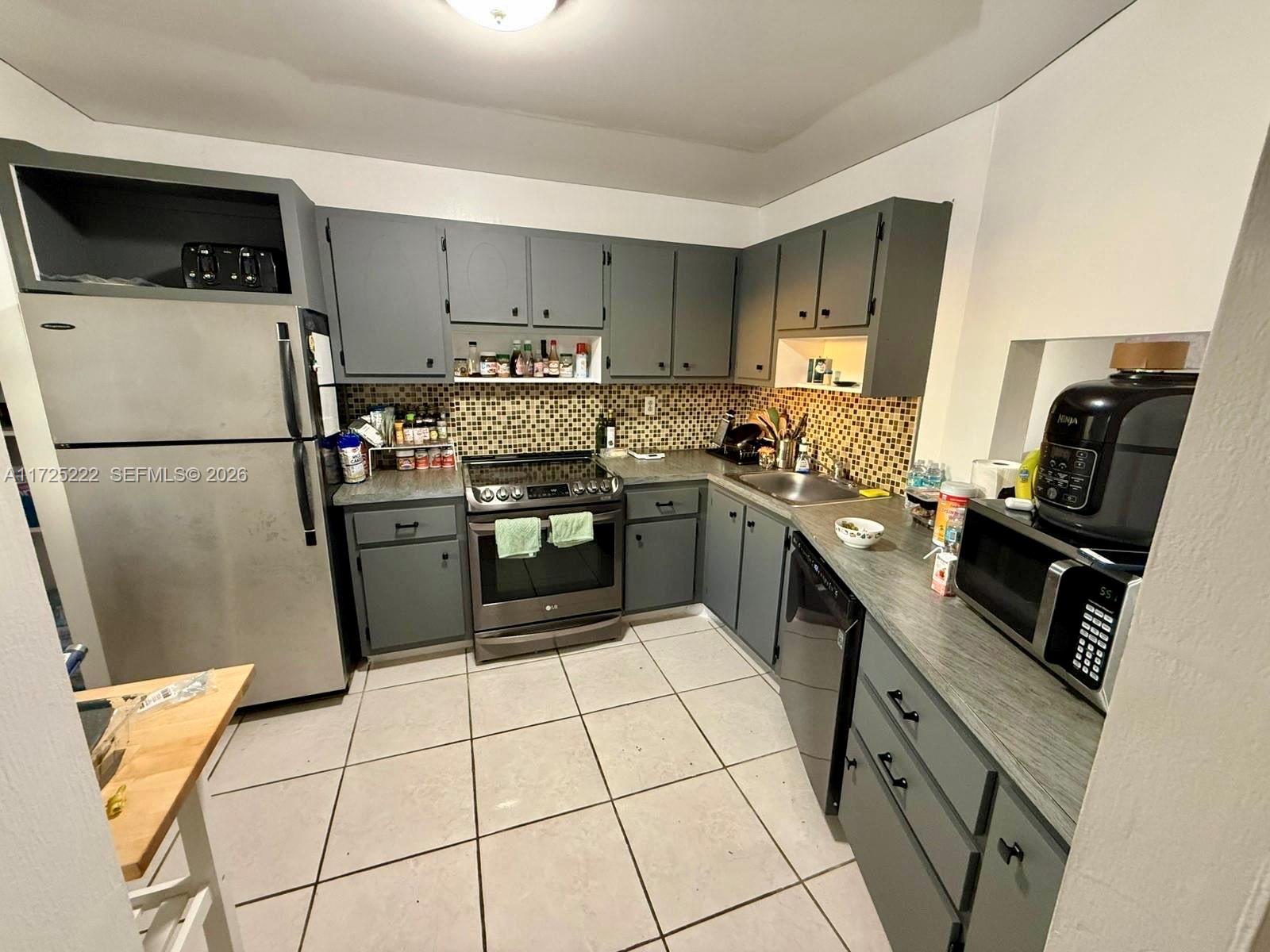 JADE WINDS GROUP - - Residential