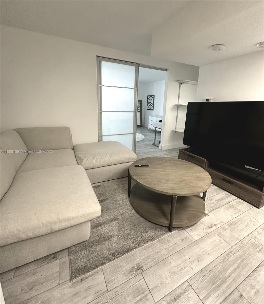 RONEY PALACE CONDO - Residential Lease