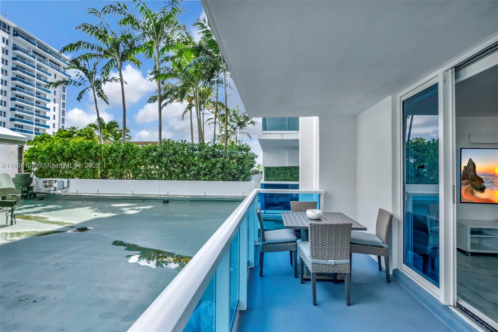 RONEY PALACE CONDO - Residential Lease