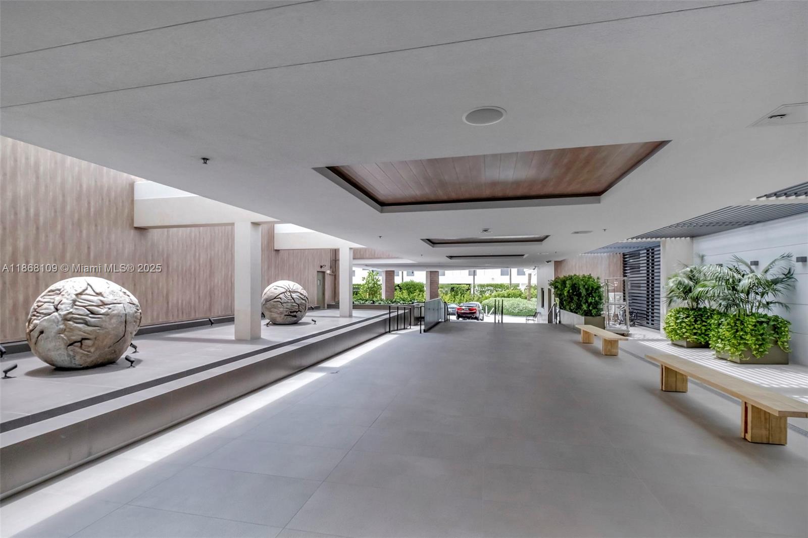 RONEY PALACE CONDO - Residential Lease