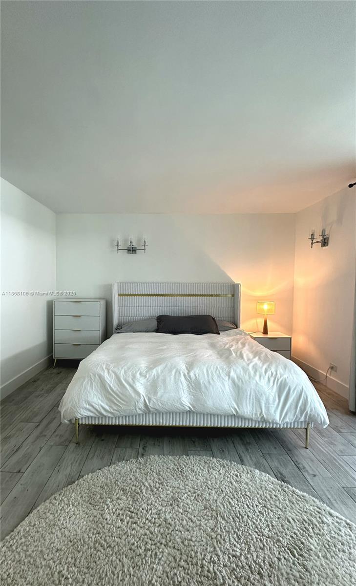 RONEY PALACE CONDO - Residential Lease