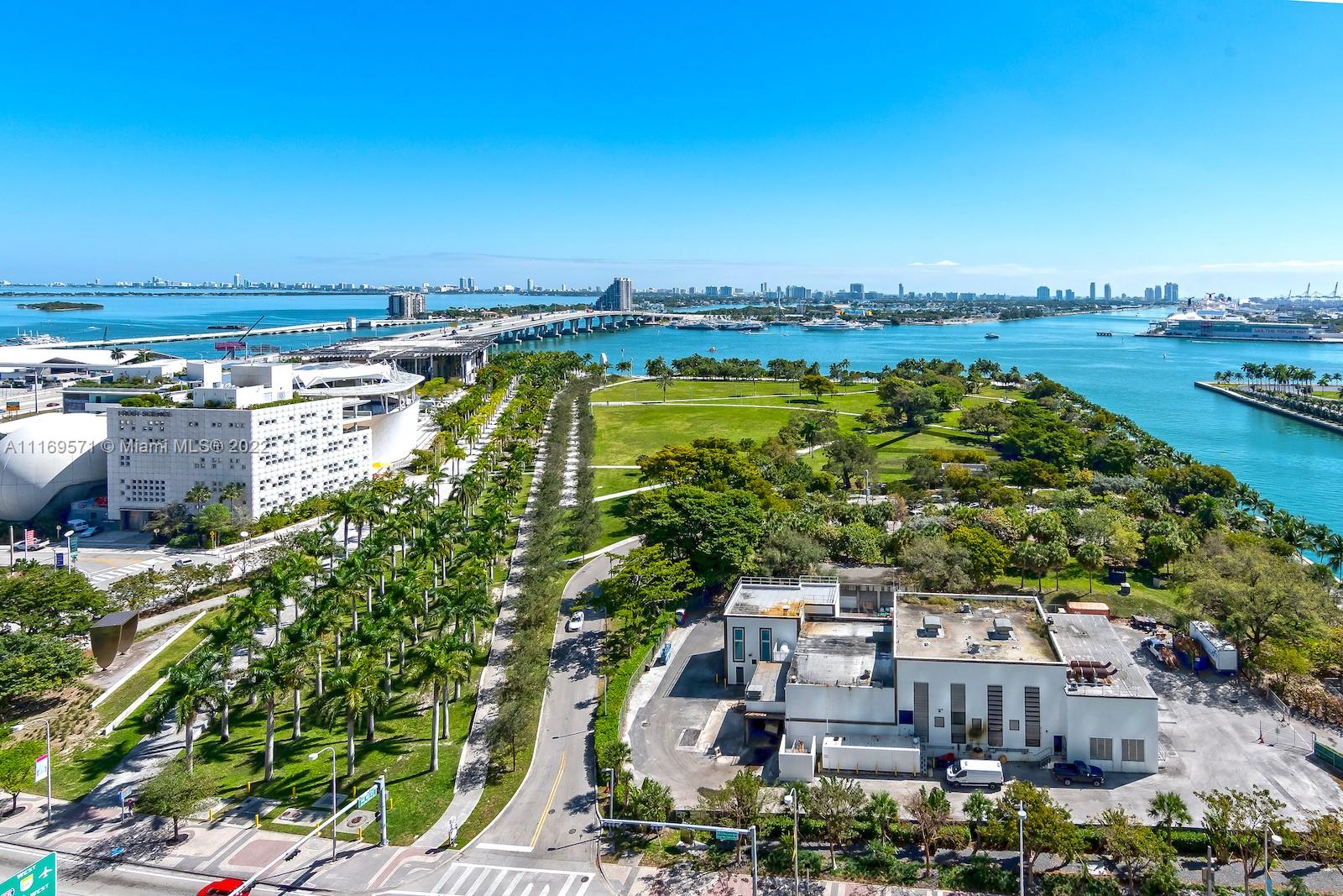 900 Biscayne Blvd 2006