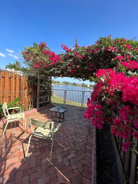 Photo of 16368 SW 43rd Ter, Kendall, FL 33185 (MLS # A11863313)