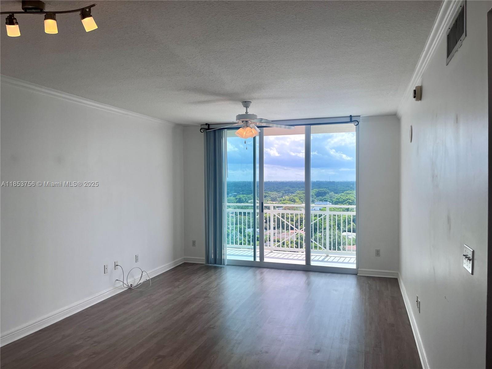 Beautifully located in Coral Gables, this charming apartment offers a bright living and dining area that opens to a balcony with city views. Just blocks from the iconic Biltmore Hotel, Da Vinci features a spacious bedroom with both regular and walk-in closets, a tub/shower bathroom, and an open kitchen with wood-look vinyl flooring. Enjoy the convenience of in-unit washer/dryer, single-story layout, and resort-style amenities including a gym, sauna, conference room, elegant lobby, and a large semi-Olympic pool.
Move-in costs: $5,600 (first month + one-month deposit + $1,000 refundable association deposit) plus a $100 application fee. Pet deposit: $200 (if applicable).