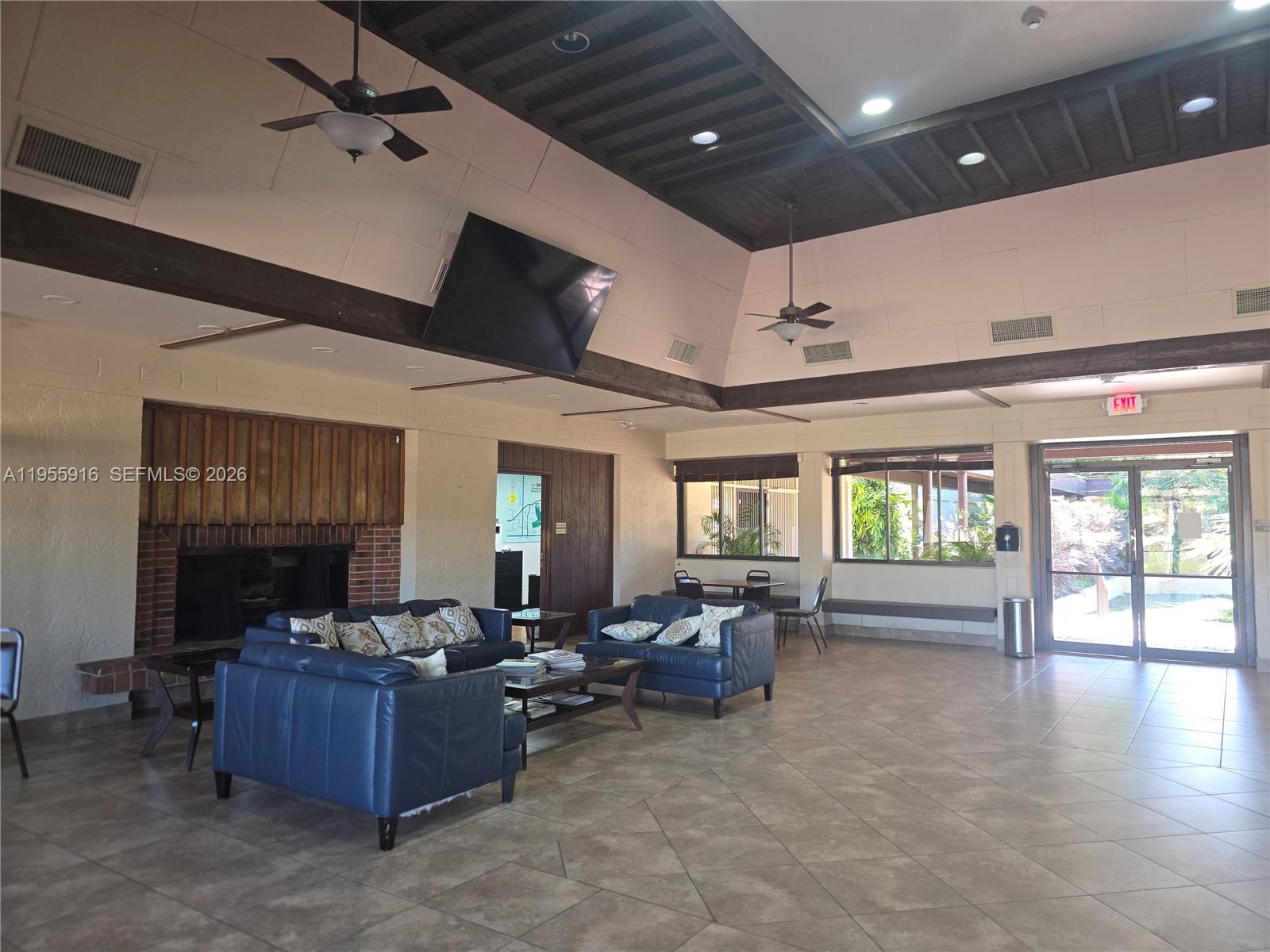 CROSSINGS SEC 1 THE - Residential