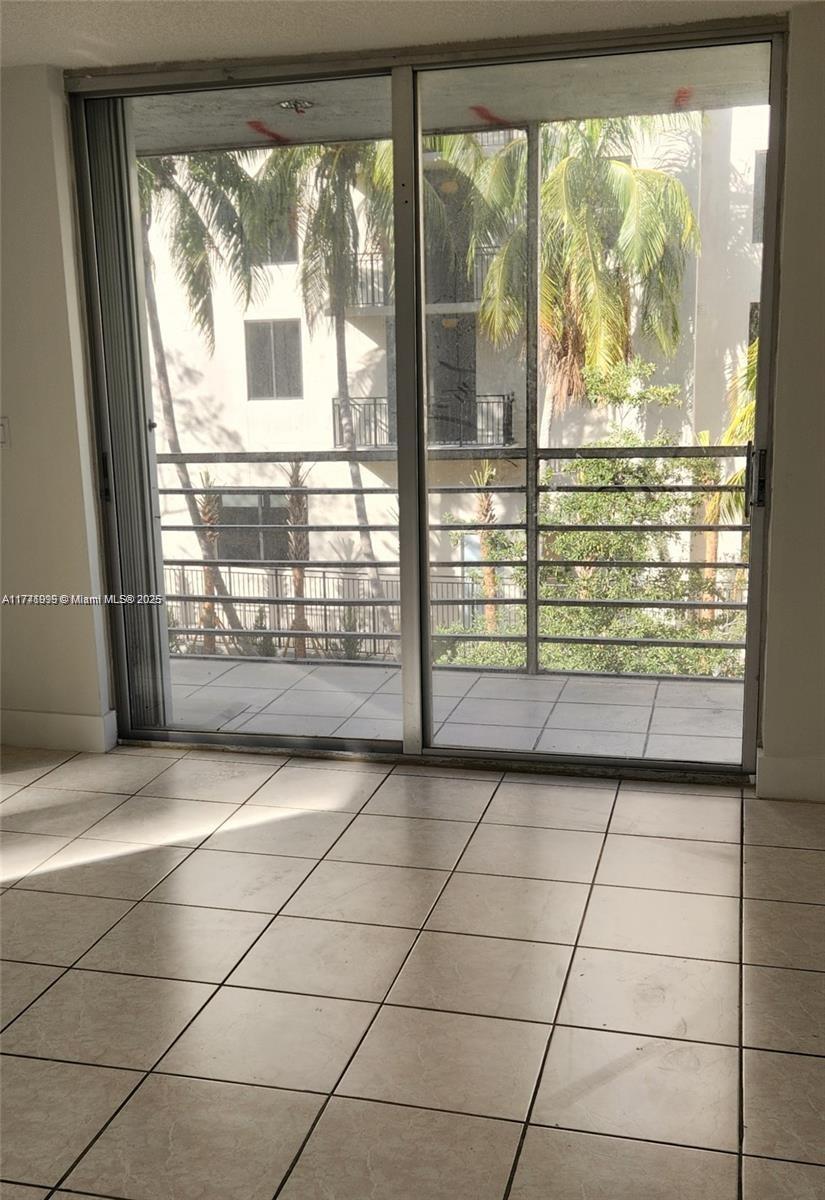 GREYNOLDS PARK CLUB CONDO - Residential