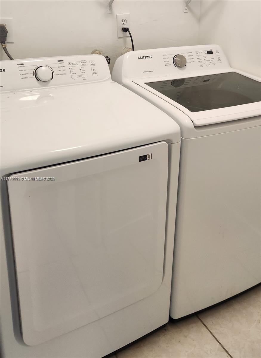 GREYNOLDS PARK CLUB CONDO - Residential