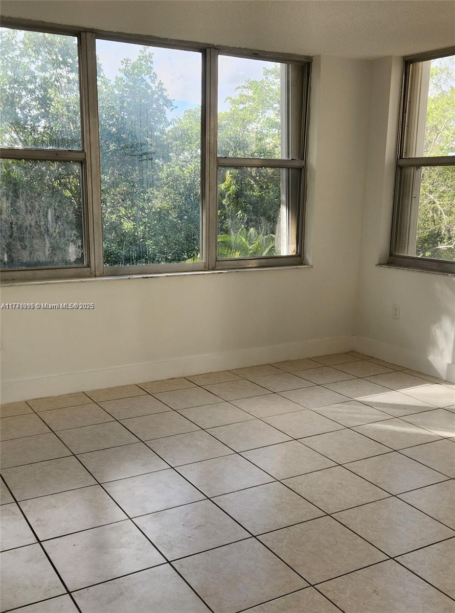 GREYNOLDS PARK CLUB CONDO - Residential