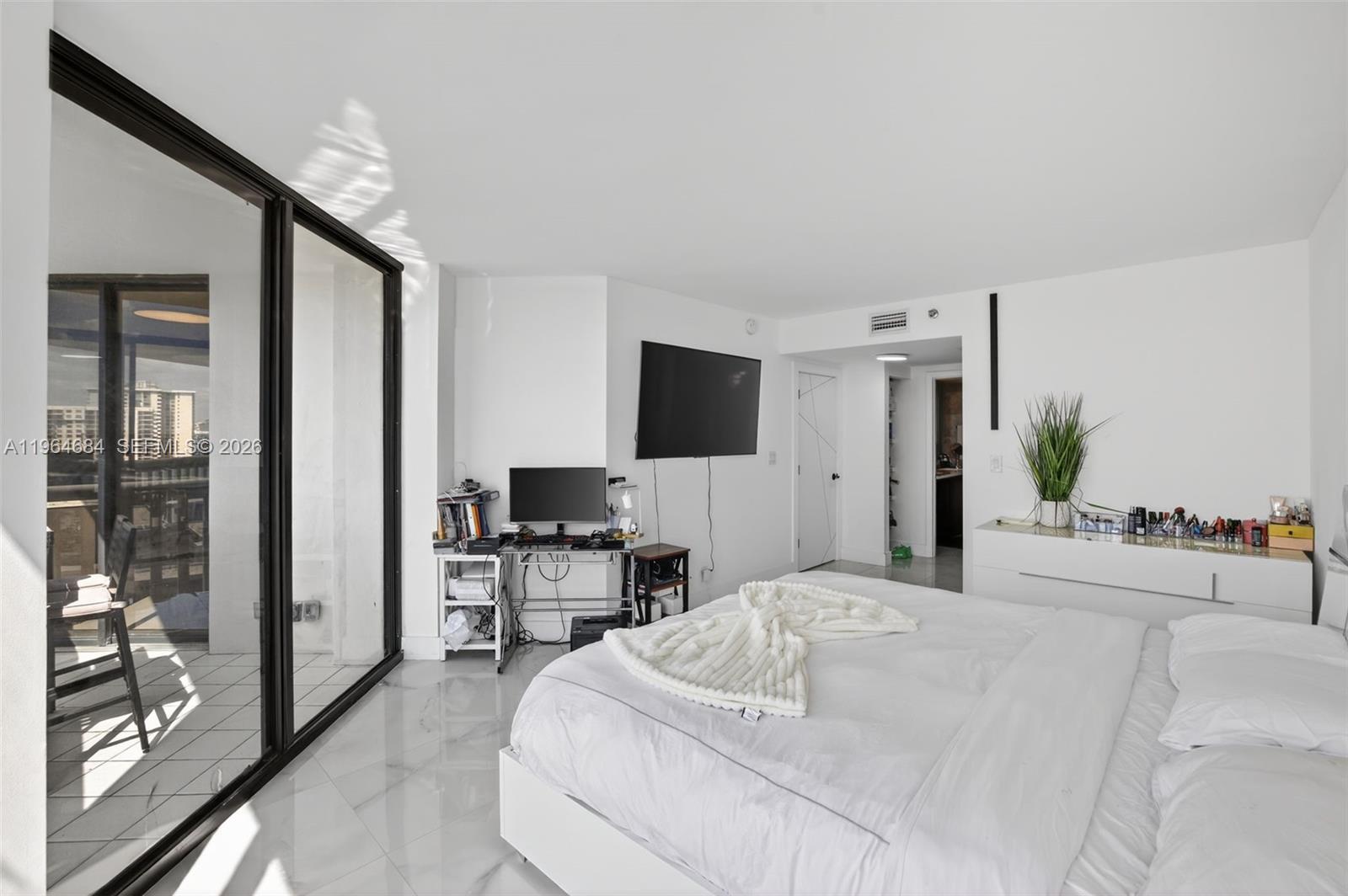 1000 ISL BLVD WILLIAMS IS - Residential