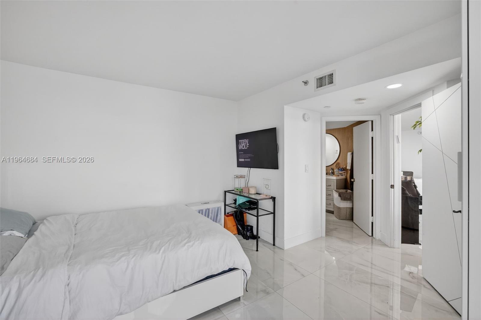 1000 ISL BLVD WILLIAMS IS - Residential