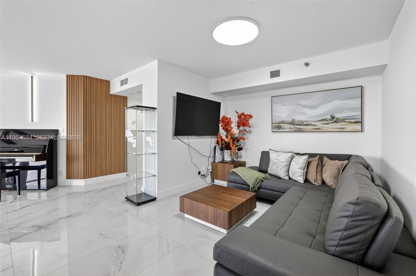 1000 ISL BLVD WILLIAMS IS - Residential