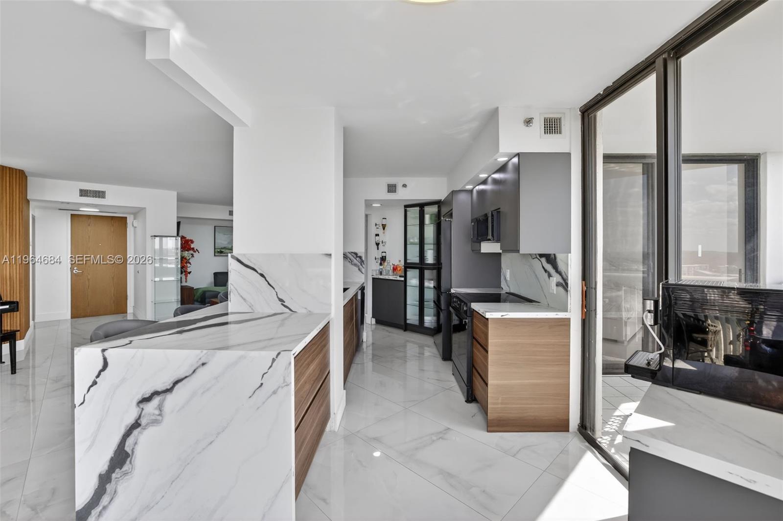 1000 ISL BLVD WILLIAMS IS - Residential