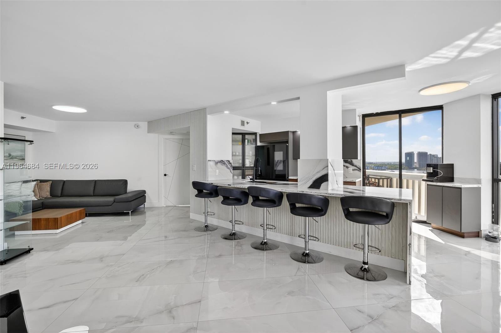 1000 Island Blvd 1710