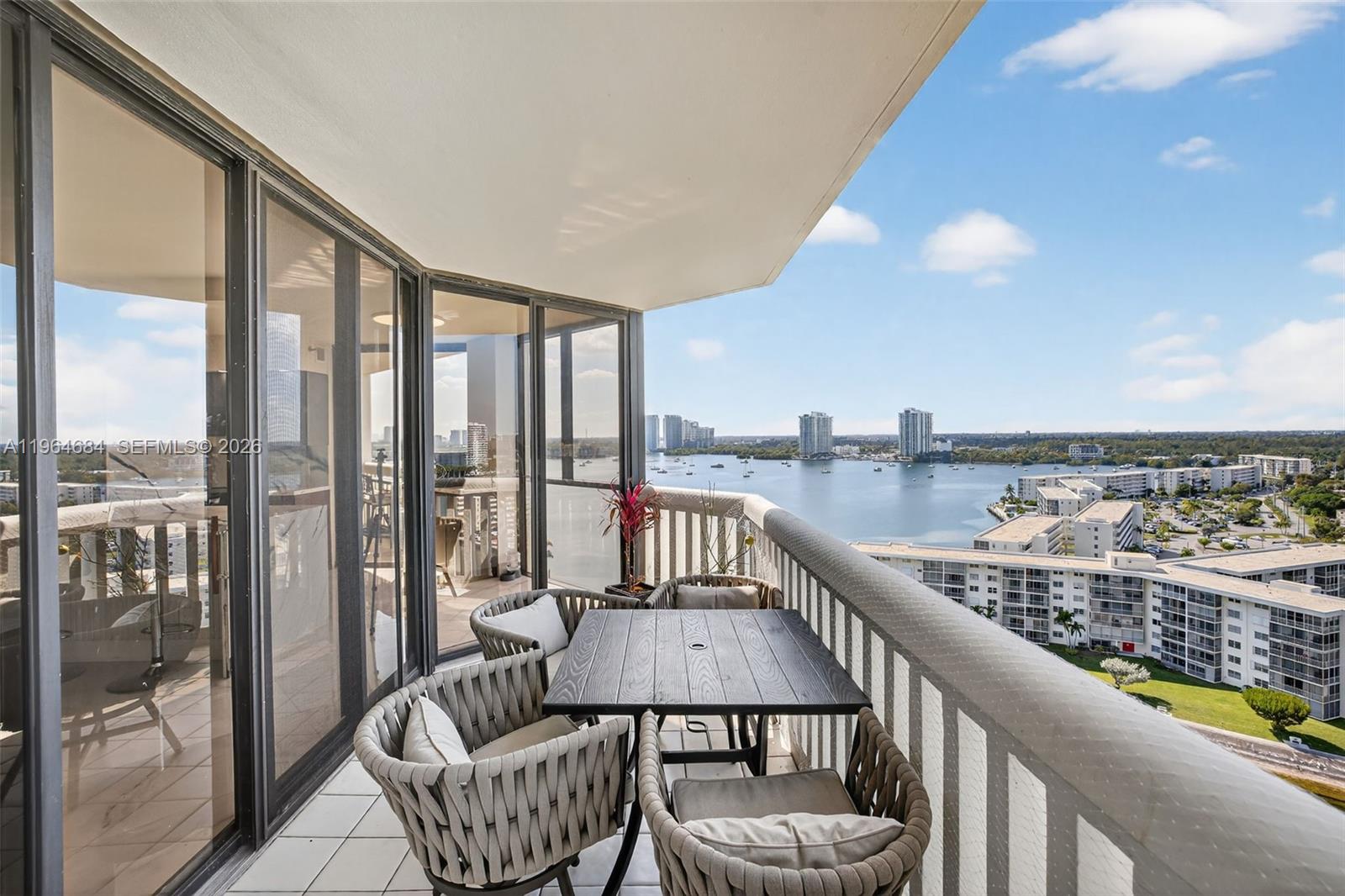 1000 ISL BLVD WILLIAMS IS - Residential