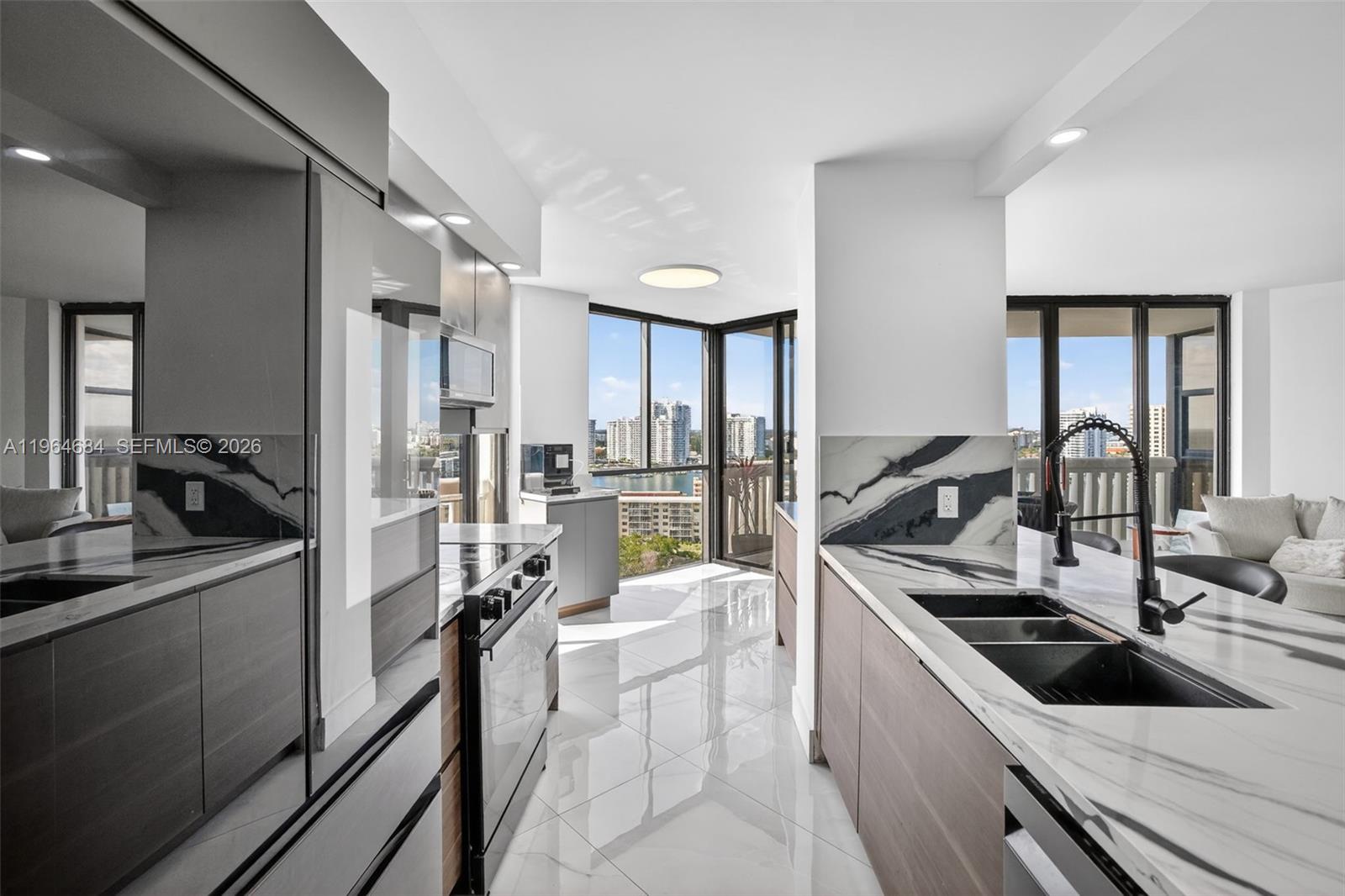 1000 ISL BLVD WILLIAMS IS - Residential