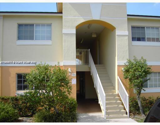 SPACIOUS UNIT 2 BEDROOM 1BATH IN THE AT LAKEWOOD. LOCATED MINUTES FROM HARD ROCK HOTEL AND
CASINO. WALKING DISTANCE FROM SUPERMARKETS, STORES, AND RESTAURANTS. UNIT ITSELF IS VERY
SPACIOUS AND NICE REMODELED KITCHEN. LOTS OF CLOSET SPACE AND NICE BEDROOMS. COMMUNITY HAS
NICE LAKE AND POOL. PET RESTRICTIONS ARE 25- LBS MAX.