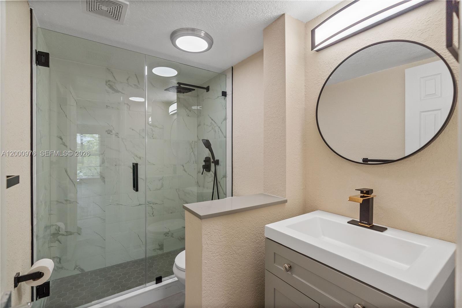 SUNSET PALMS EAST CONDO - Residential Lease